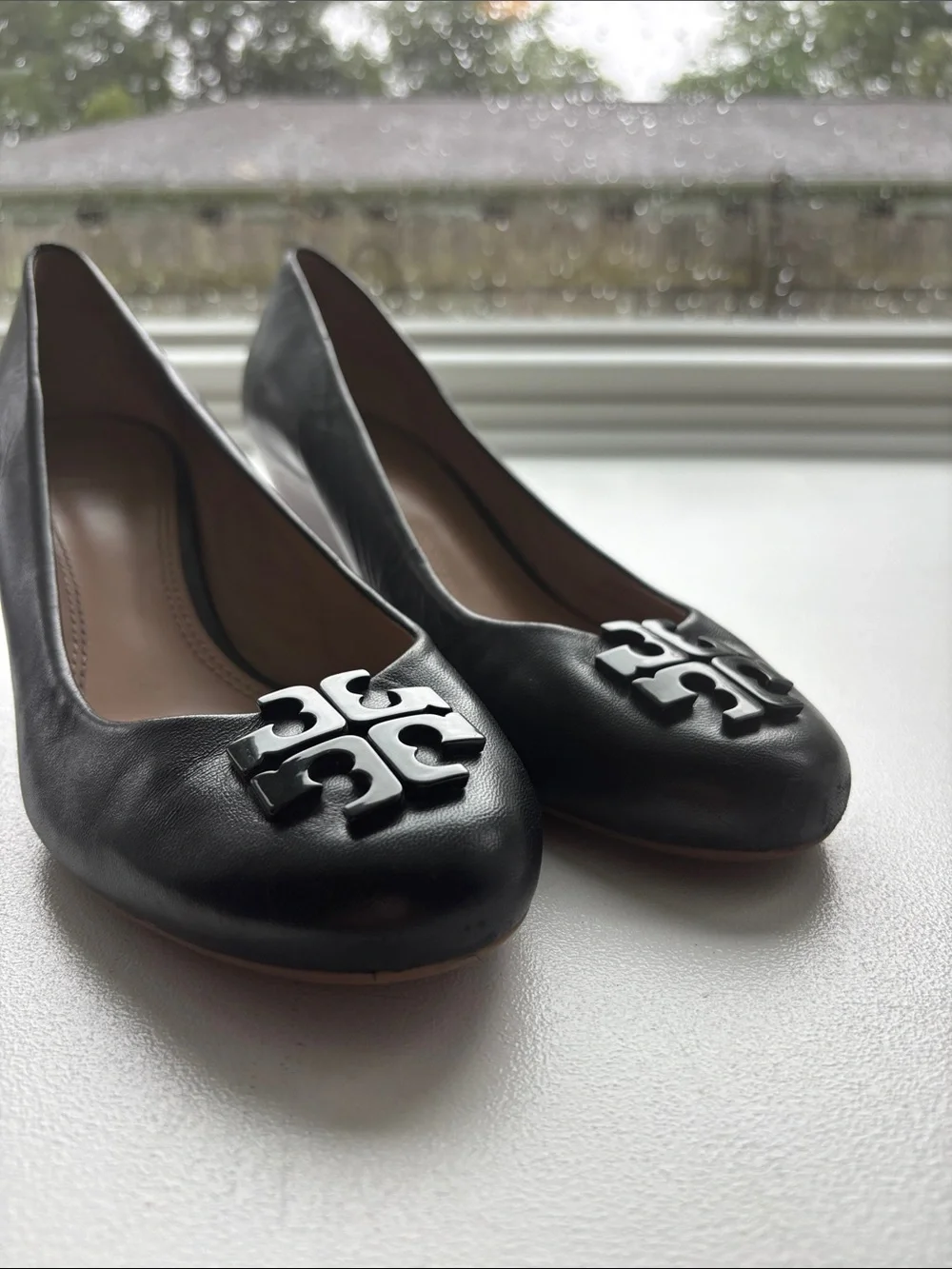 Tory Burch Black Leather Raleigh Round Toe Wedge Pumps size 8